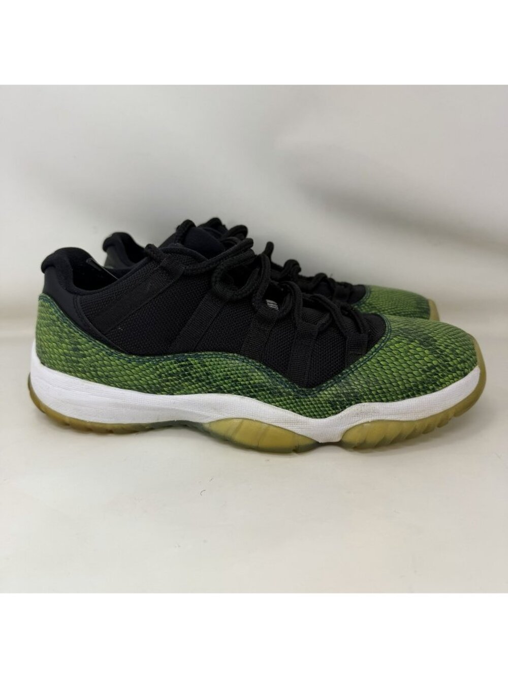 Nike Air Jordan 11 Retro Low Snakeskin Shoes Men’s Size 8 / Women’s 9.5 No Box